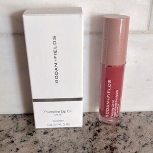 NIB Rodan + Fields BERRY Plumping Lip Oil SPF 28 Expires 10/2025